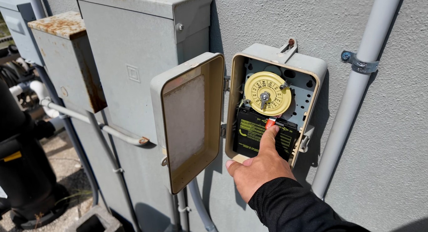 Pool Filter Cleaning & Replacement in Galveston, TX