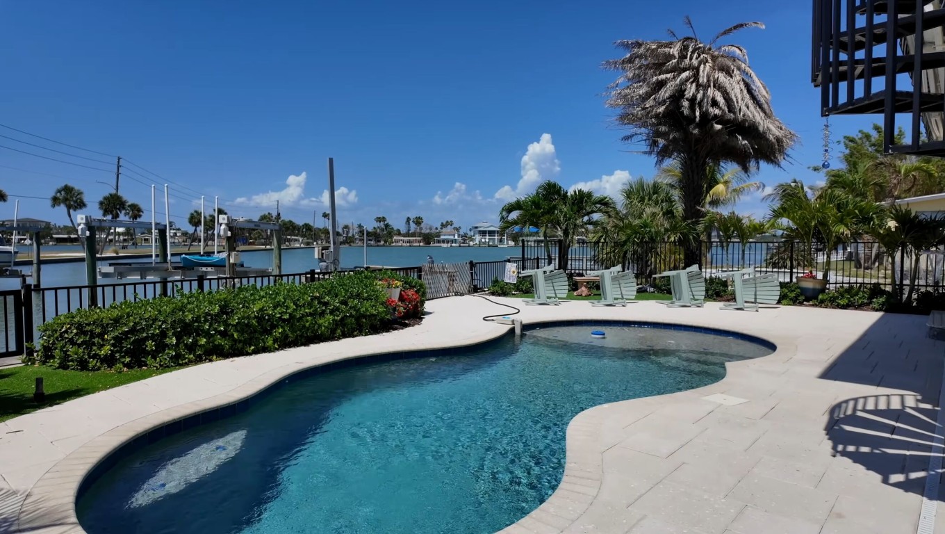 Beautiful clean pool with waterfront view in Galveston, TX